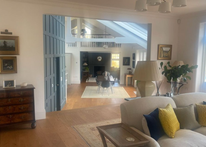 6. Diningroom, Open-plan, Skylight, Wooden Floor