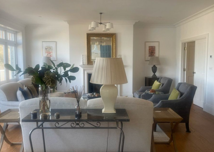 7. Livingroom, Fireplace, Wooden Floor