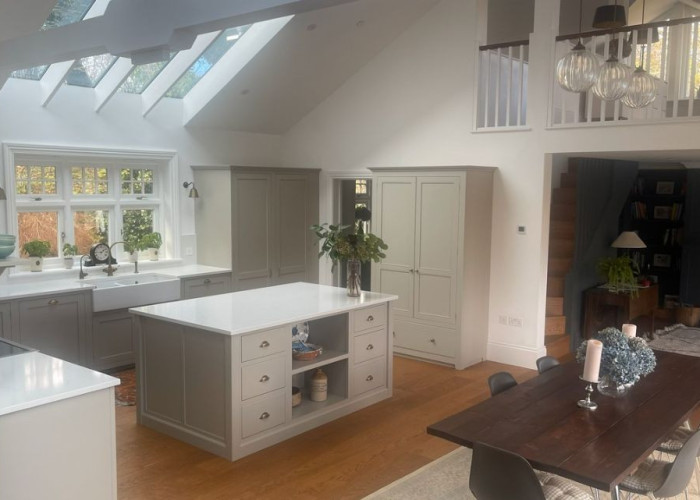 9. Kitchen, Diningroom, Kitchen (With Island), Open-plan, Skylight, Wooden Floor