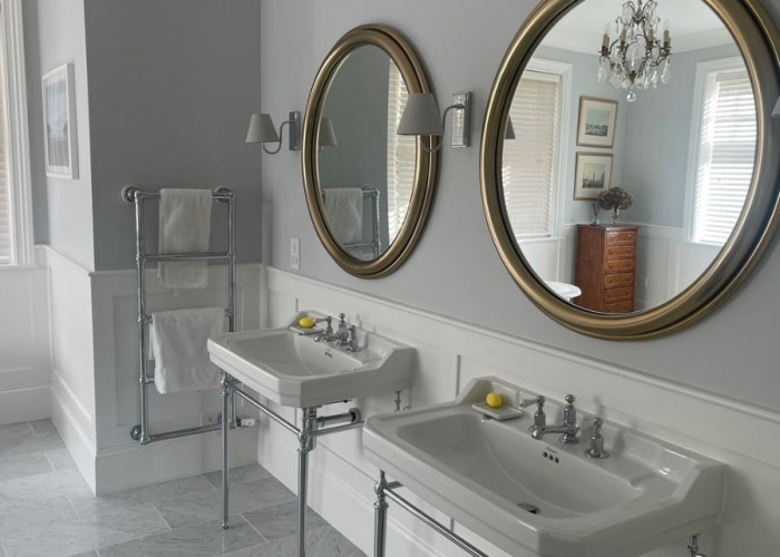 31. Bathroom, Bathroom (Roll Top), Bathroom (2 sinks), Bathroom (Shower and bath)