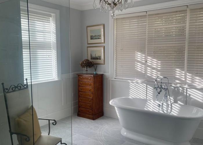 28. Bathroom, Bathroom (Roll Top), Bathroom (2 sinks), Bathroom (Shower and bath)