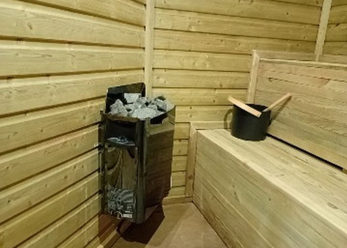11. Sauna / Steam Room