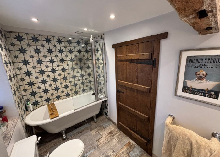 19. Bathroom, Family Home