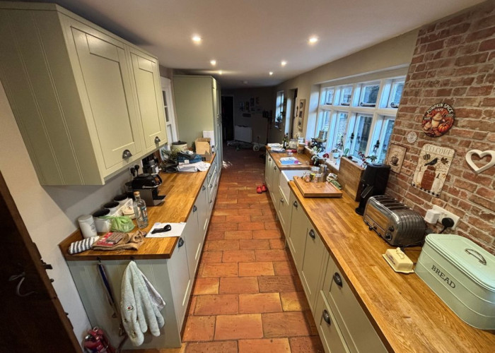 10. Kitchen, Kitchen (Galley), Kitchen (Wooden Units), Kitchen (Coloured units), Tiled Floor, House / Cottage