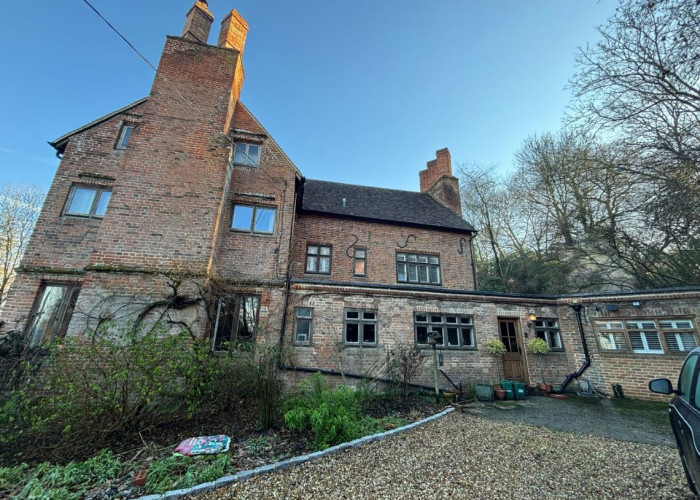 4. Exterior, Driveway