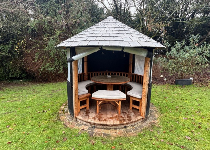 54. Patio / Veranda, Garden (Rear, Large)