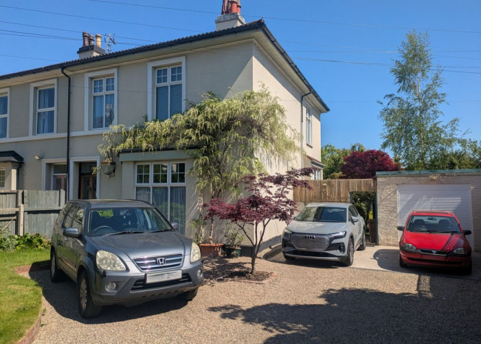 Semi-Detached Victorian Villa With Original Features and In-Keeping Decor for Filming
