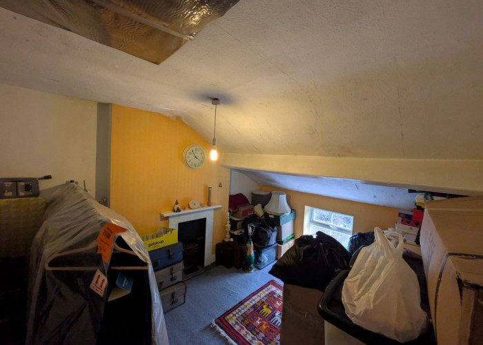 32. Empty / Spare Room, Fireplace, Attic/Loft