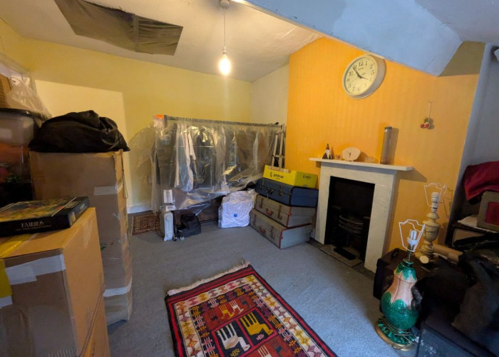 33. Empty / Spare Room, Fireplace