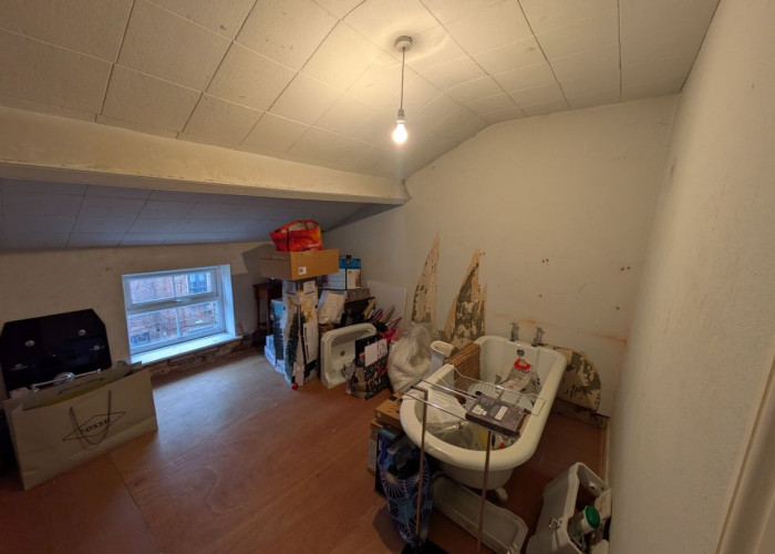 30. Empty / Spare Room, Attic/Loft