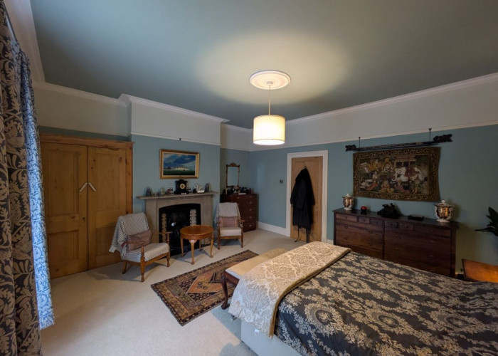 25. Fireplace, Bedroom (Master/En-Suite), Bedroom (Double)