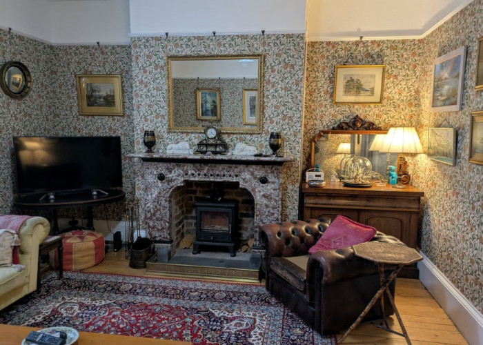 6. Livingroom, Fireplace