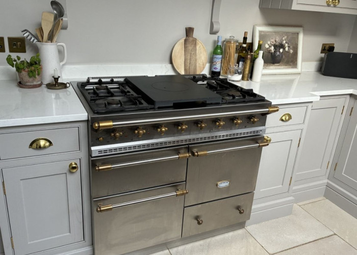 10. Kitchen (Gas Hob)