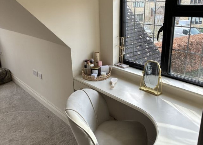 23. Dressing Room/Walk-in Wardrobe