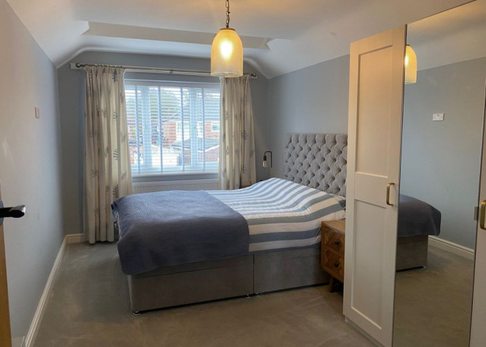 15. Bedroom (Master/En-Suite), Bedroom (Double)