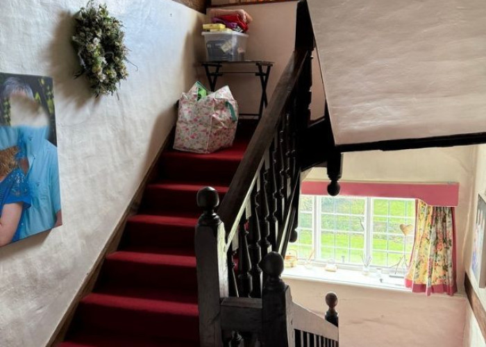 6. Stairway / Staircase, Hall