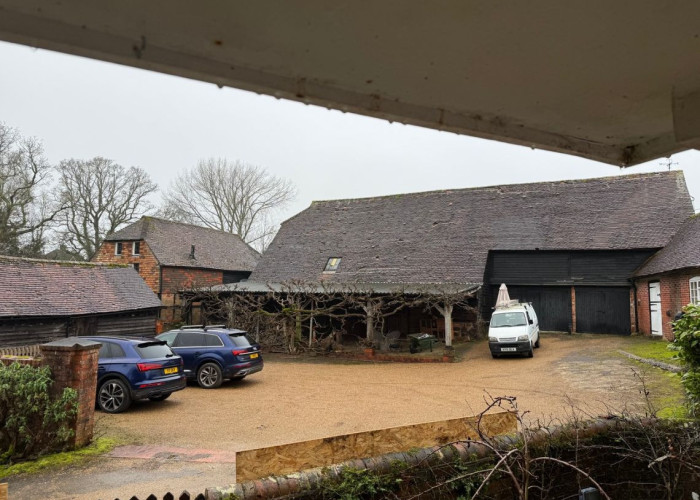 17. Driveway, Outbuildings, Garage (Double)
