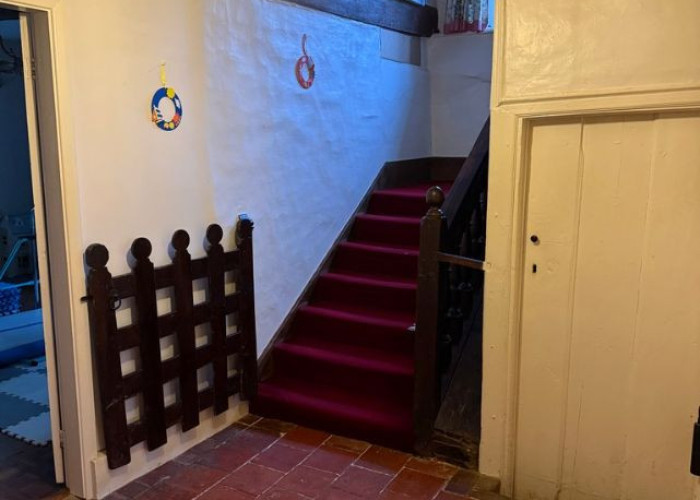 5. Stairway / Staircase, Hall, Tiled Floor