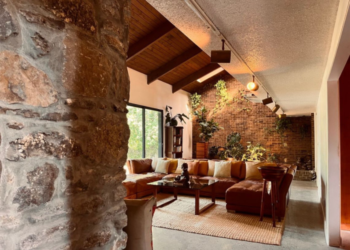 3. Livingroom, Brick Wall
