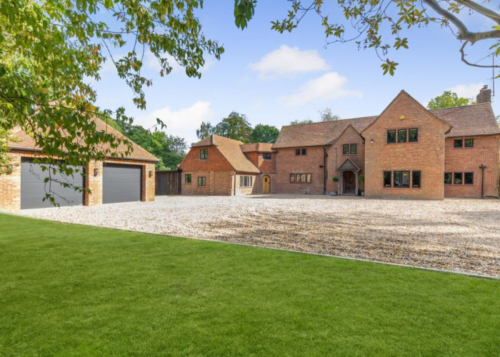 4. Exterior, Driveway, Garage (Double)