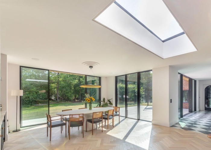 6. Diningroom, Open-plan, Skylight