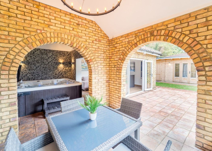 50. Patio / Veranda, Hot Tub/Jacuzzi