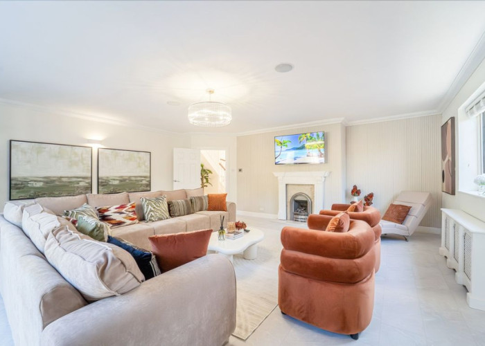 4. Livingroom, Fireplace