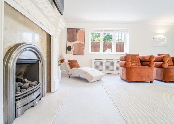 5. Livingroom, Fireplace