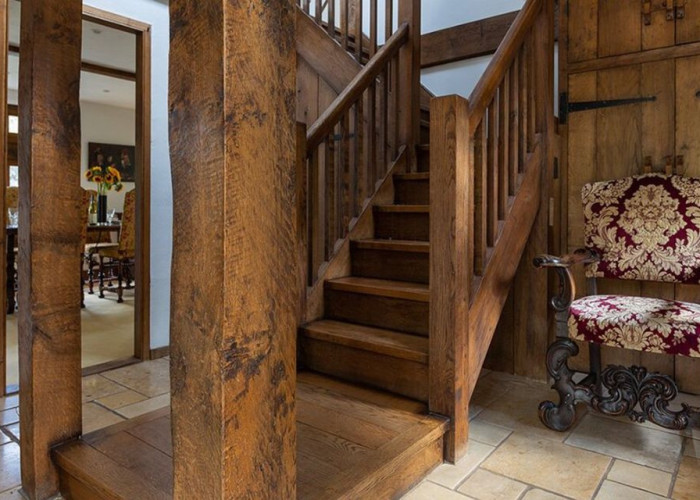 6. Stairway / Staircase, Hall, Props / Feature, Tiled Floor