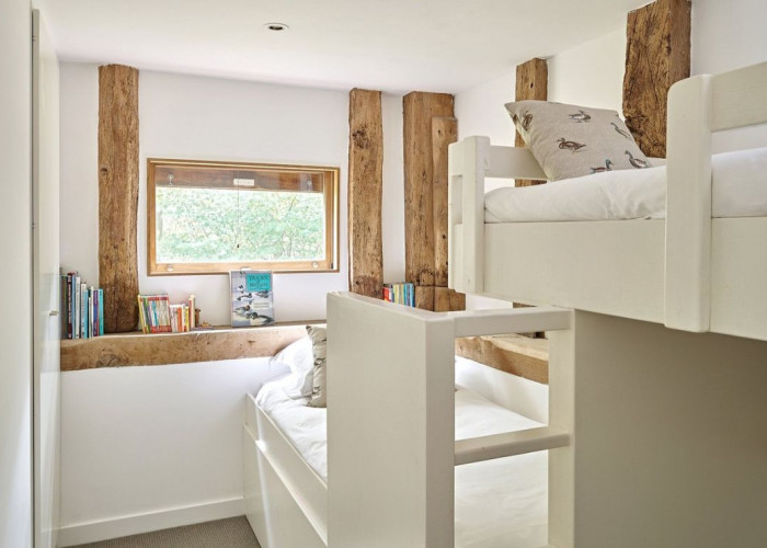 15. Bedroom (Childrens), Bedroom (Twin Beds)