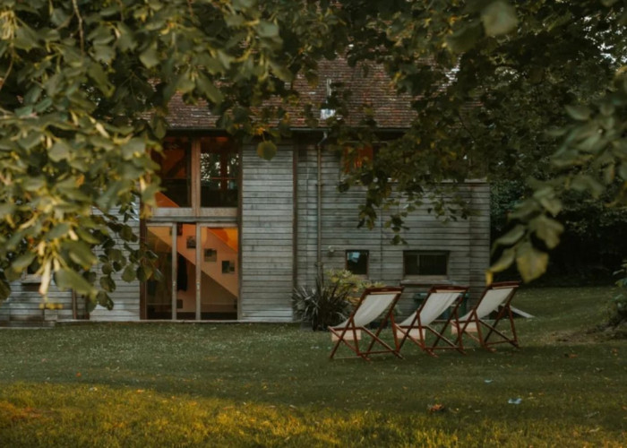 19. Patio / Veranda, Lawn