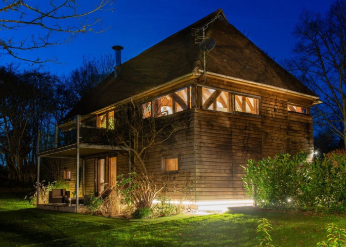 1. Barn, House / Cottage Exterior