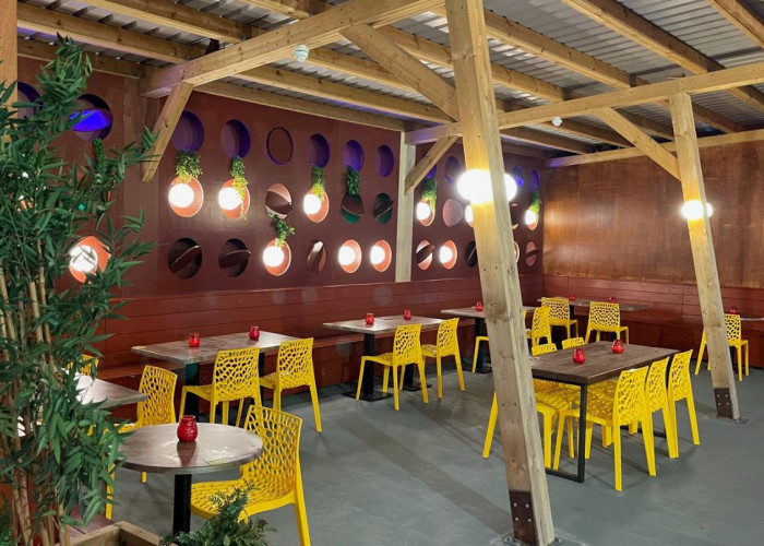 16. Pub / Bar / Club, Diningroom, Event Space, Seating (VIP/Club)