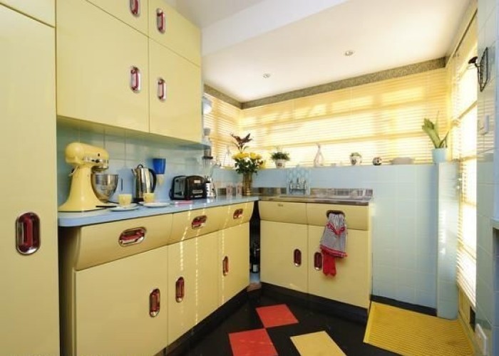 13. Kitchen (Coloured units)
