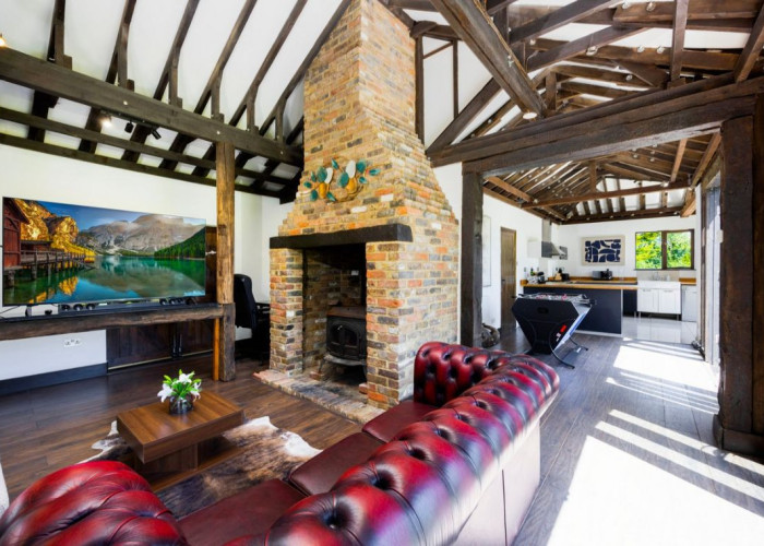 5. Livingroom, Brick Wall, Fireplace