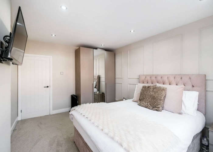 11. Bedroom (Double)