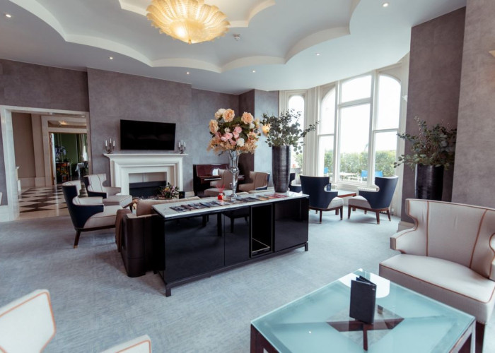 7. Livingroom, Hotel, Fireplace