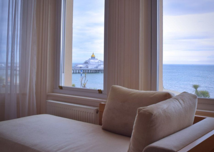 32. Sea / Beach View, Marina / Harbour Views