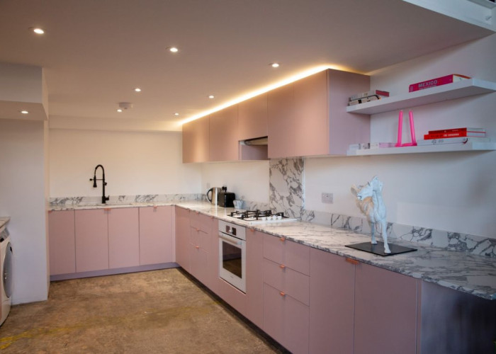 2. Kitchen, Kitchen (Coloured units)