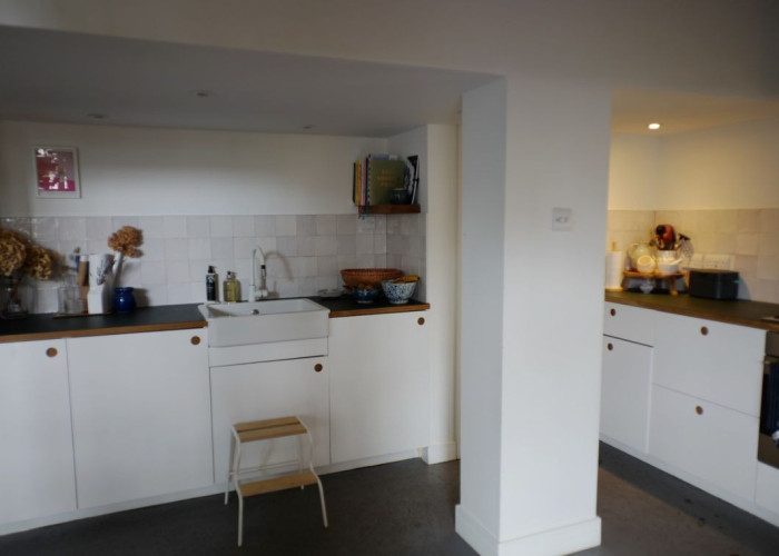 14. Kitchen, Kitchen (Cream or White units)