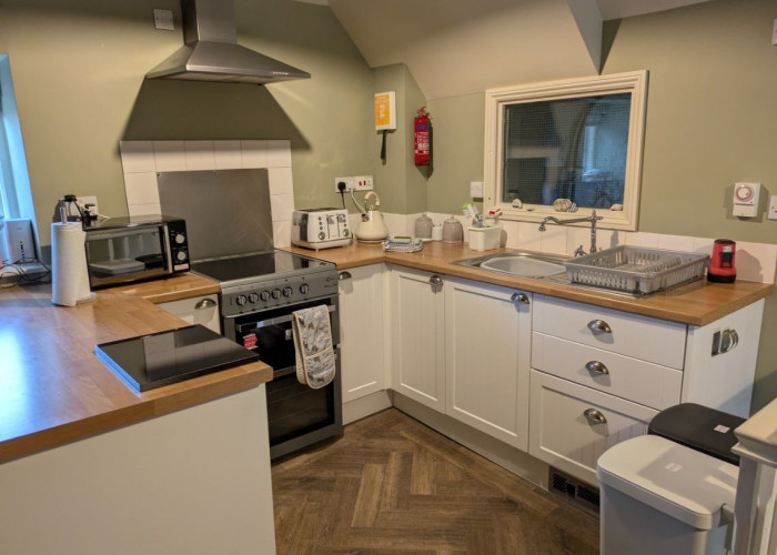 11. Kitchen, Kitchen (White units)