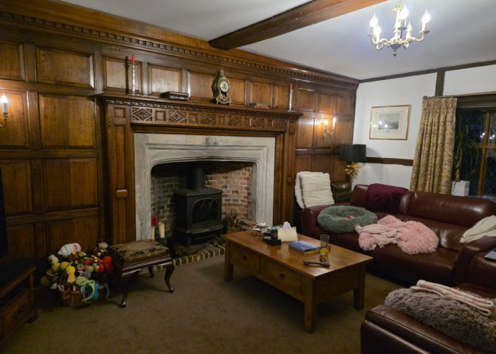 3. Livingroom, Fireplace