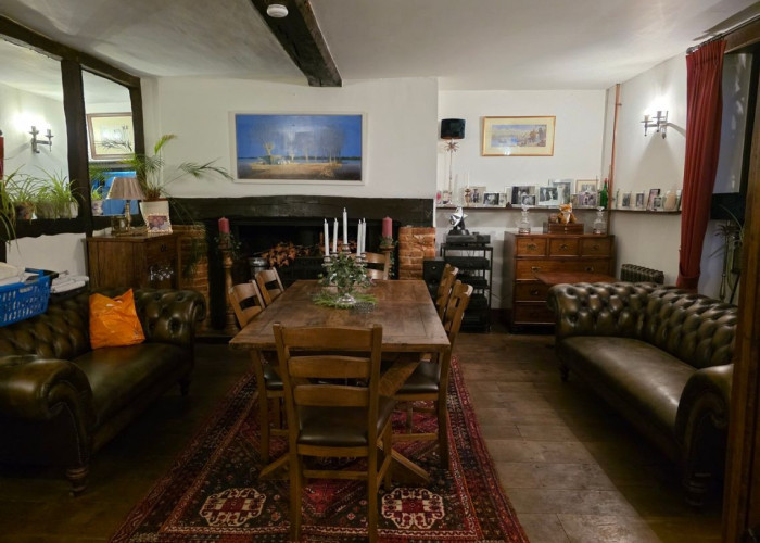 7. Diningroom, Fireplace