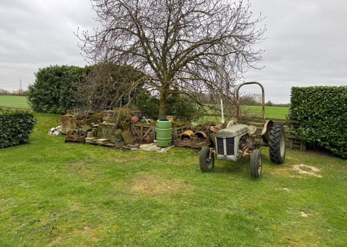 68. Tractor / Farm Machinery