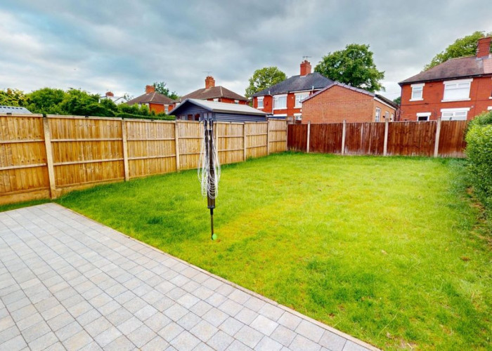 21. Patio / Veranda, Lawn