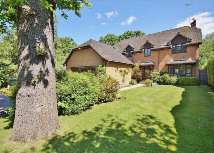 17. Garage, Garden (Rear, Large)