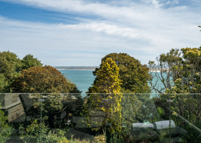 10. Sea / Beach View, Balcony