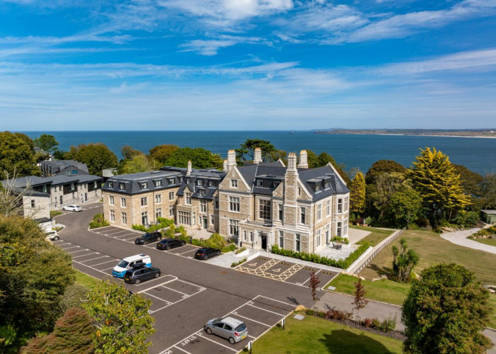 6. Sea / Beach View, Car Park (Open Air)