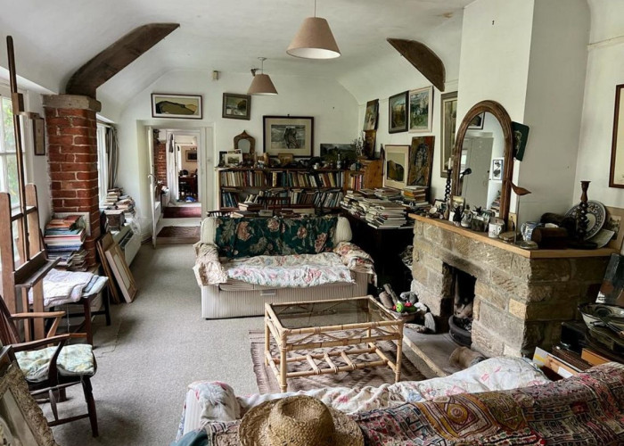 7. Livingroom, Fireplace