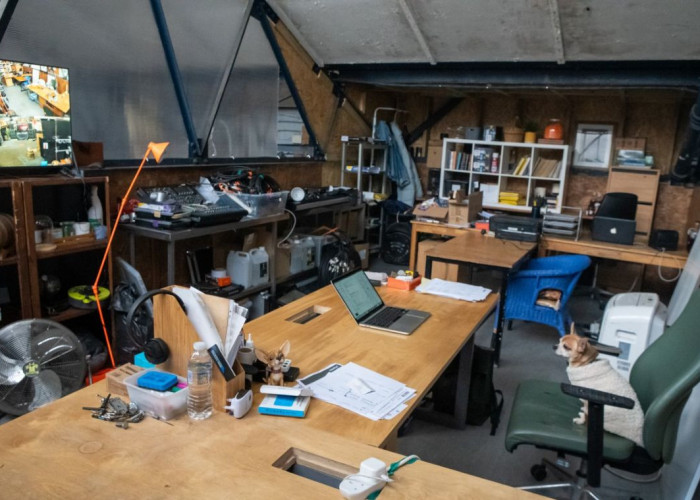 11. Office, Production Office